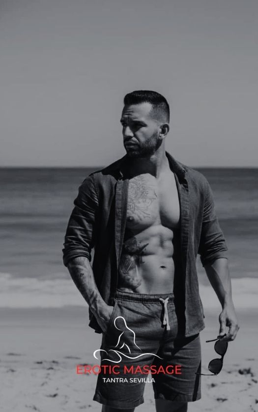 masajista masculino sevilla cuerpo atletico playa