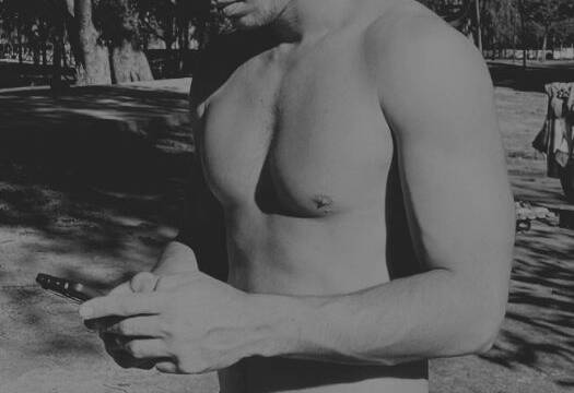 Home 1 masajista erótico masculino en Sevilla a domicilio