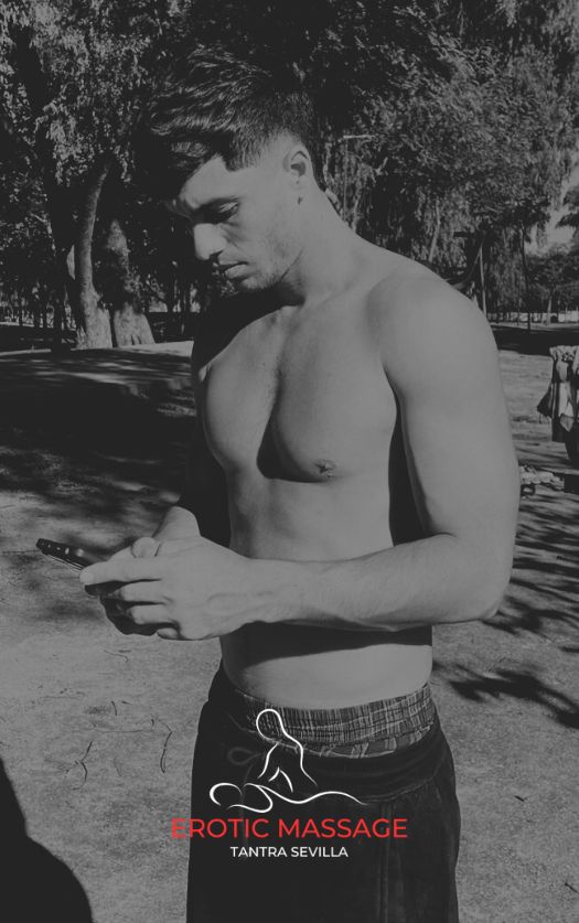 masajista erótico masculino en Sevilla a domicilio