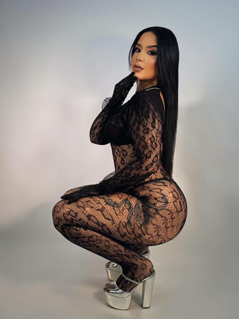 Tamara masajista tatuada culona Triana Sevilla